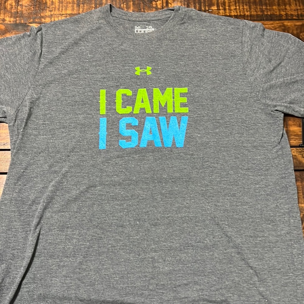 Mens size XL Under Armour Tee